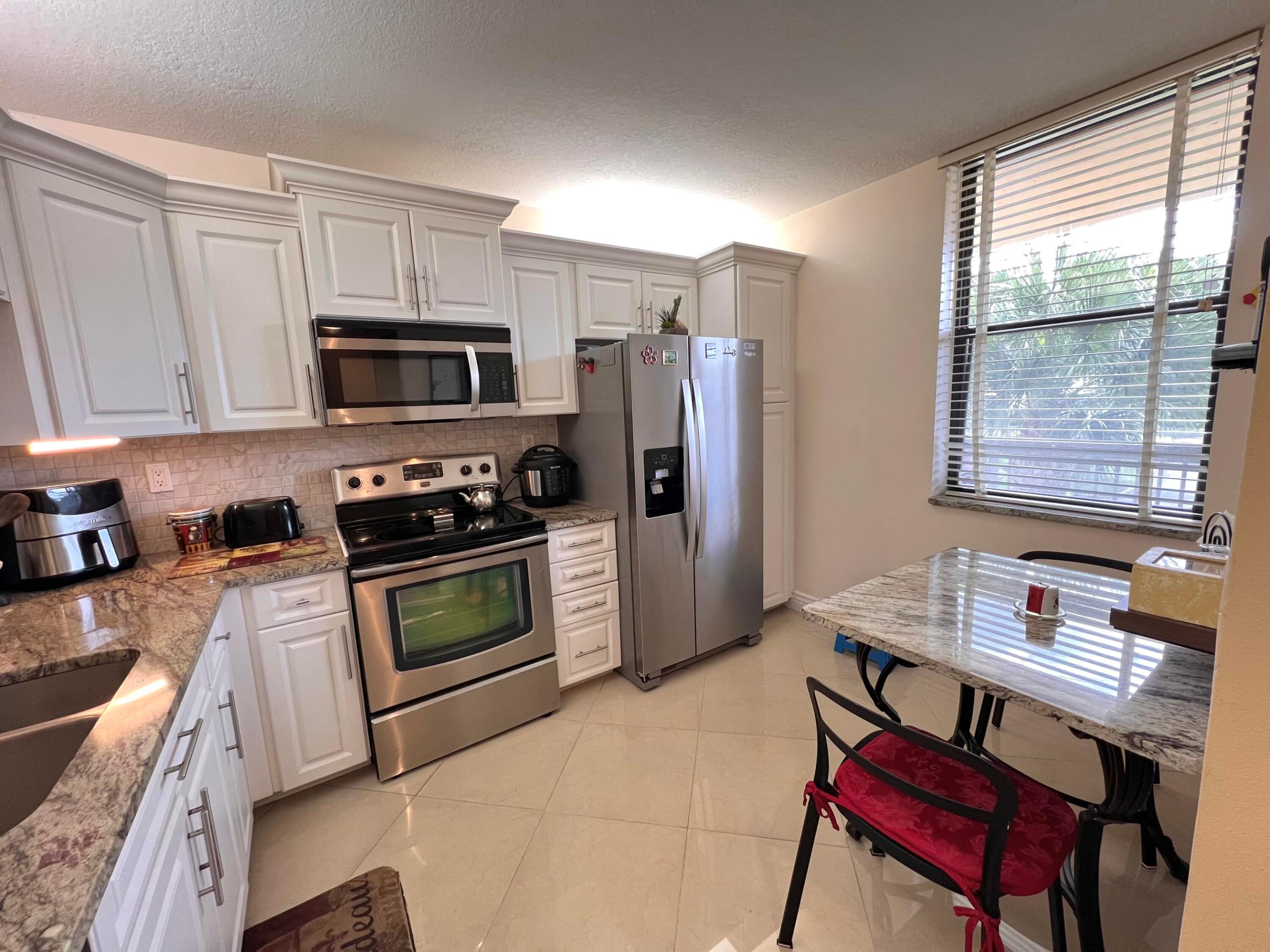 APPLEWOOD VILLAGE I-B CONDO - Residential