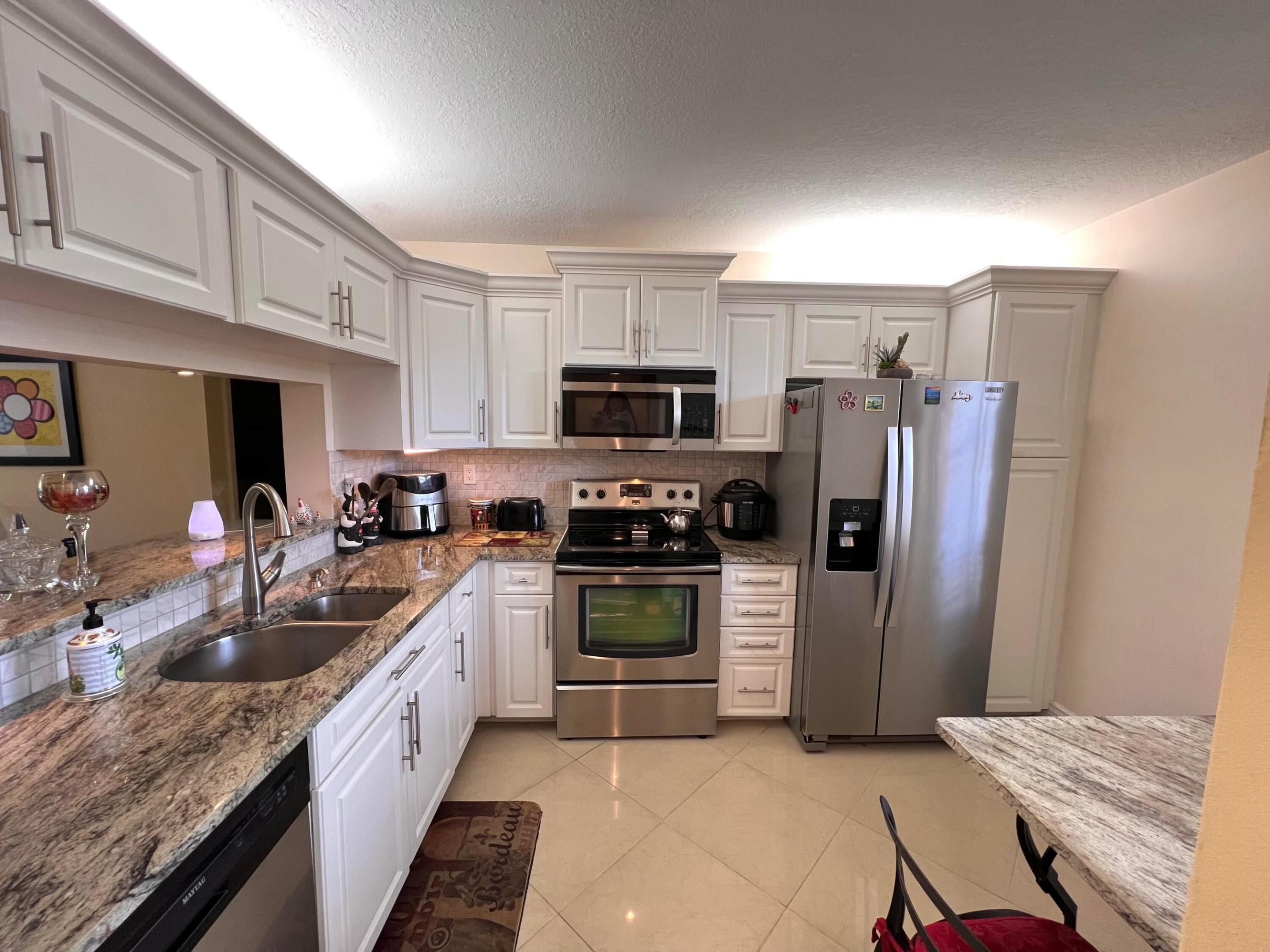 APPLEWOOD VILLAGE I-B CONDO - Residential