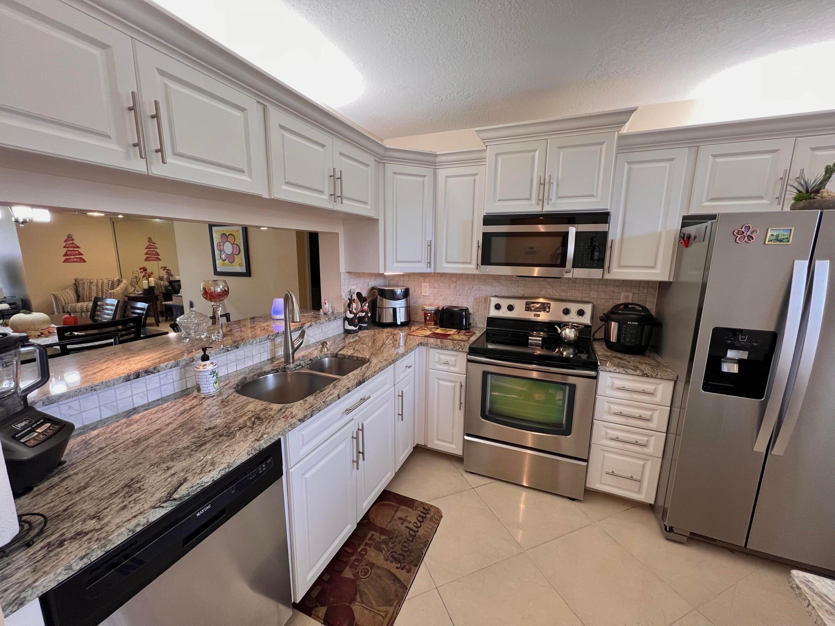 APPLEWOOD VILLAGE I-B CONDO - Residential