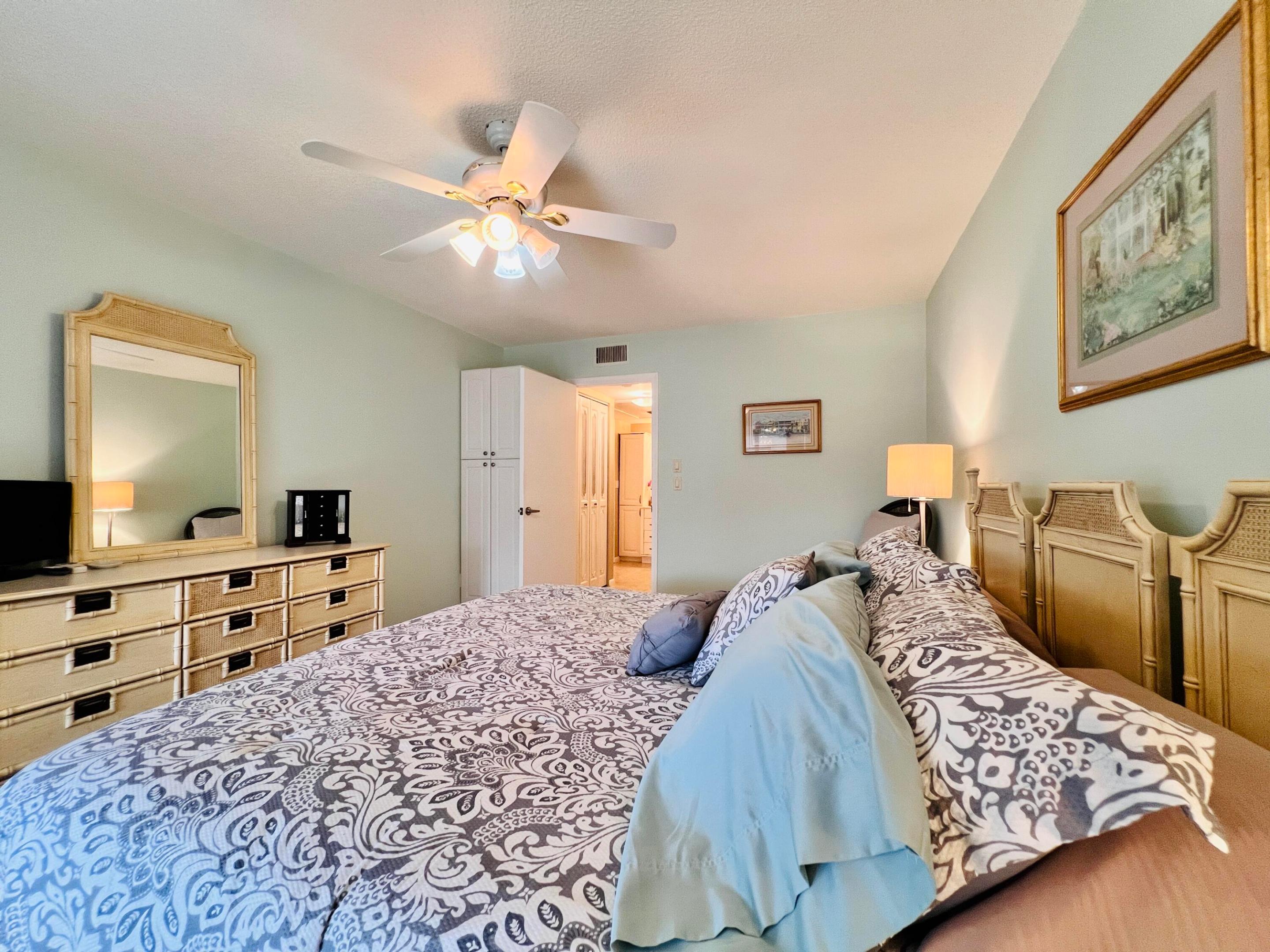 CENTURY VILLAGE -OXFORD CONDO - Residential