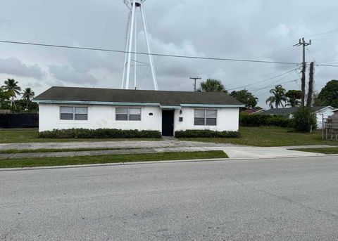 5713 Candlewood Street Mangonia Park FL 33407