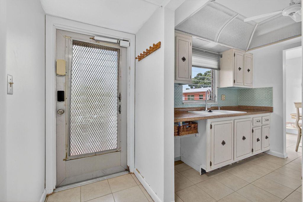 Photo of 26 Golfs Edge #F, West Palm Beach, FL 33417 (MLS # R11165780)