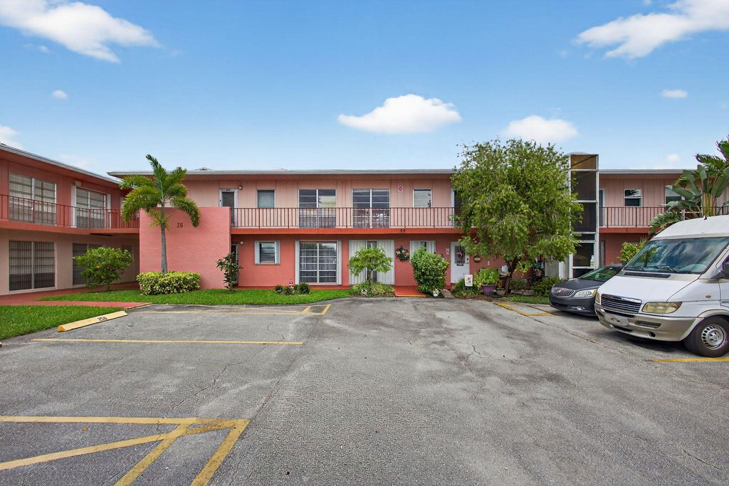 Photo of 26 Golfs Edge #F, West Palm Beach, FL 33417 (MLS # R11165780)
