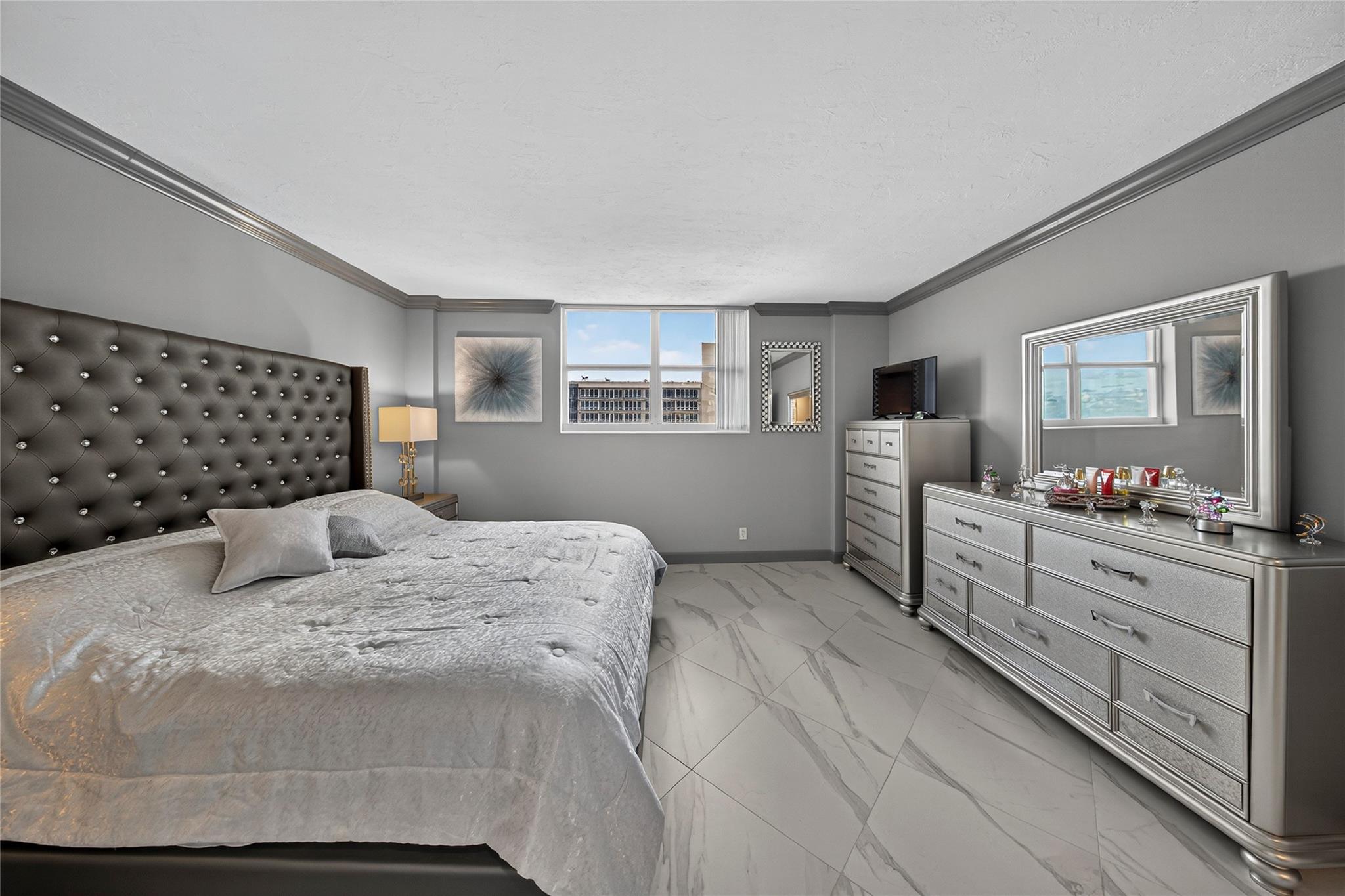 GALT TOWERS - Residential