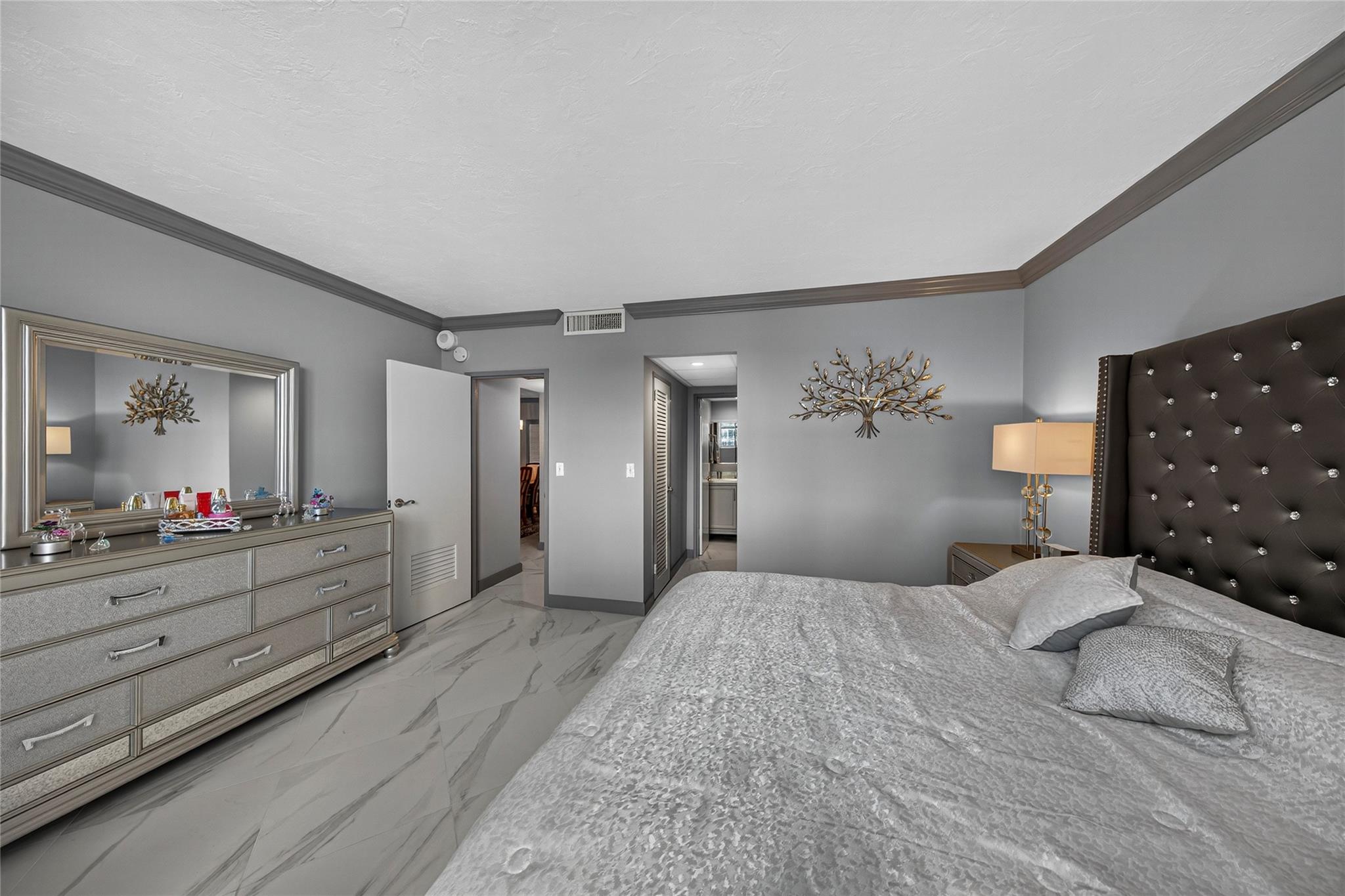 GALT TOWERS - Residential