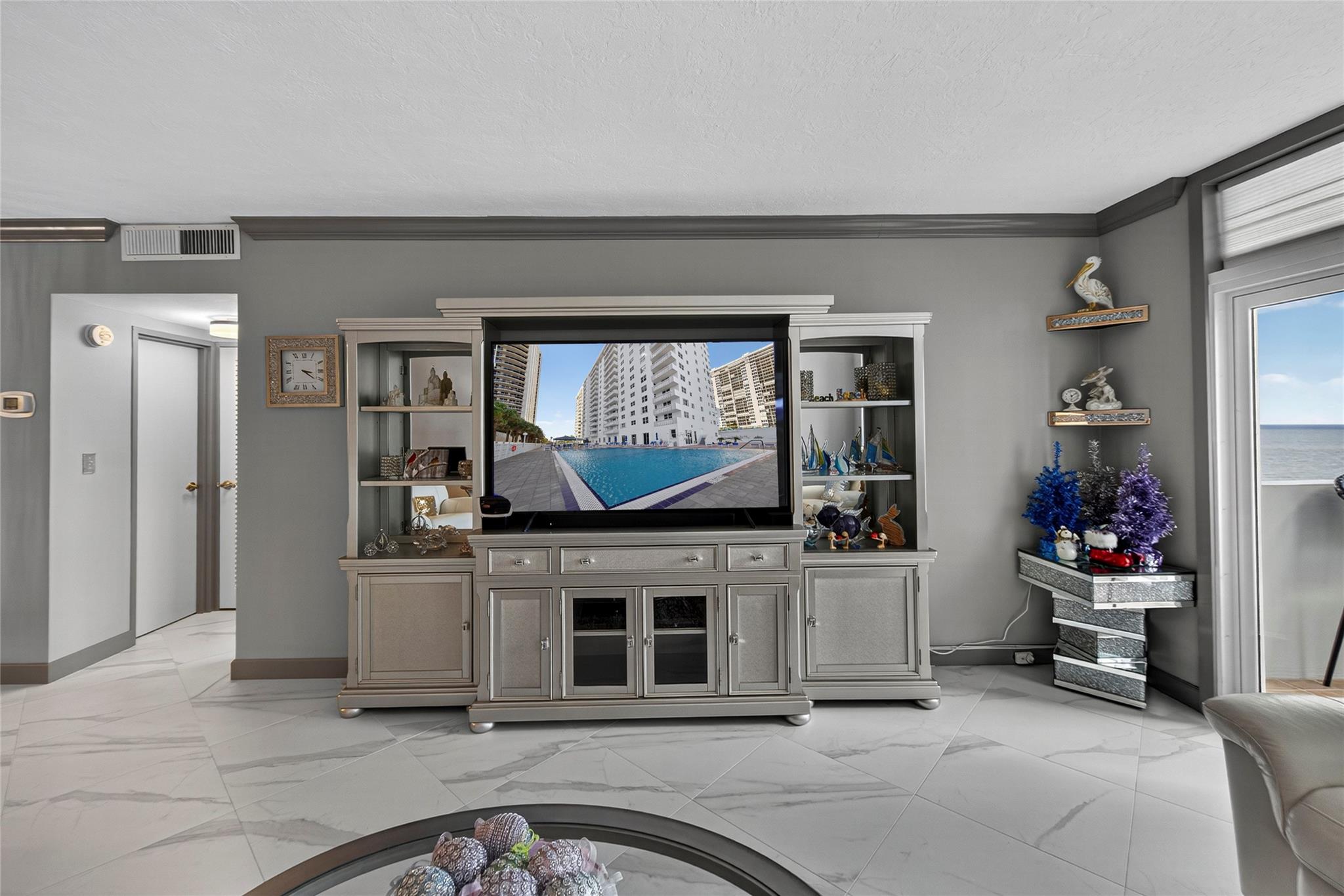 GALT TOWERS - Residential