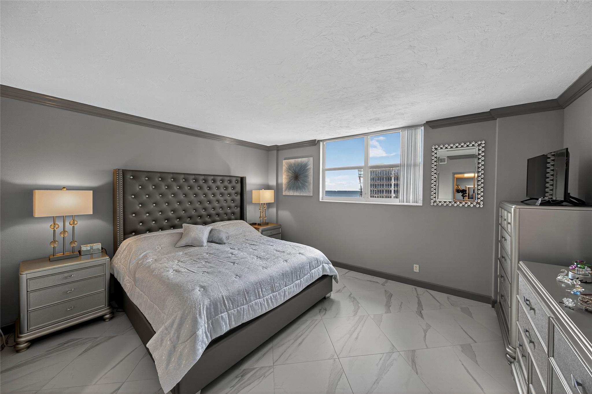 GALT TOWERS - Residential