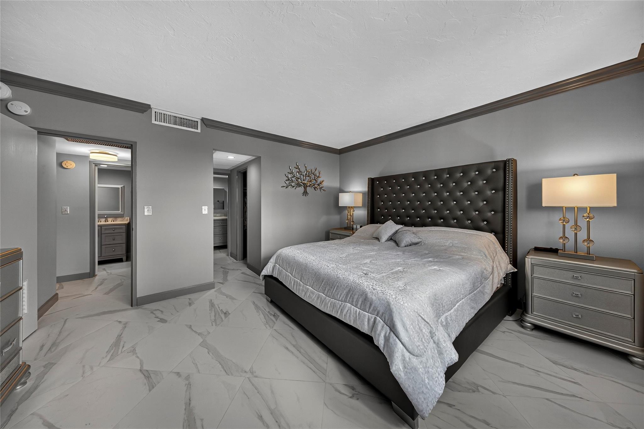 GALT TOWERS - Residential