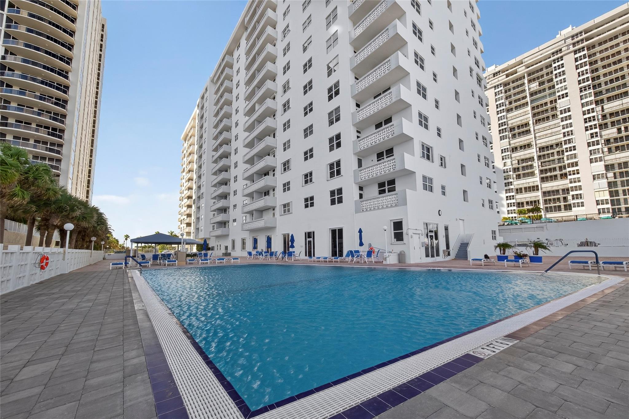 GALT TOWERS - Residential