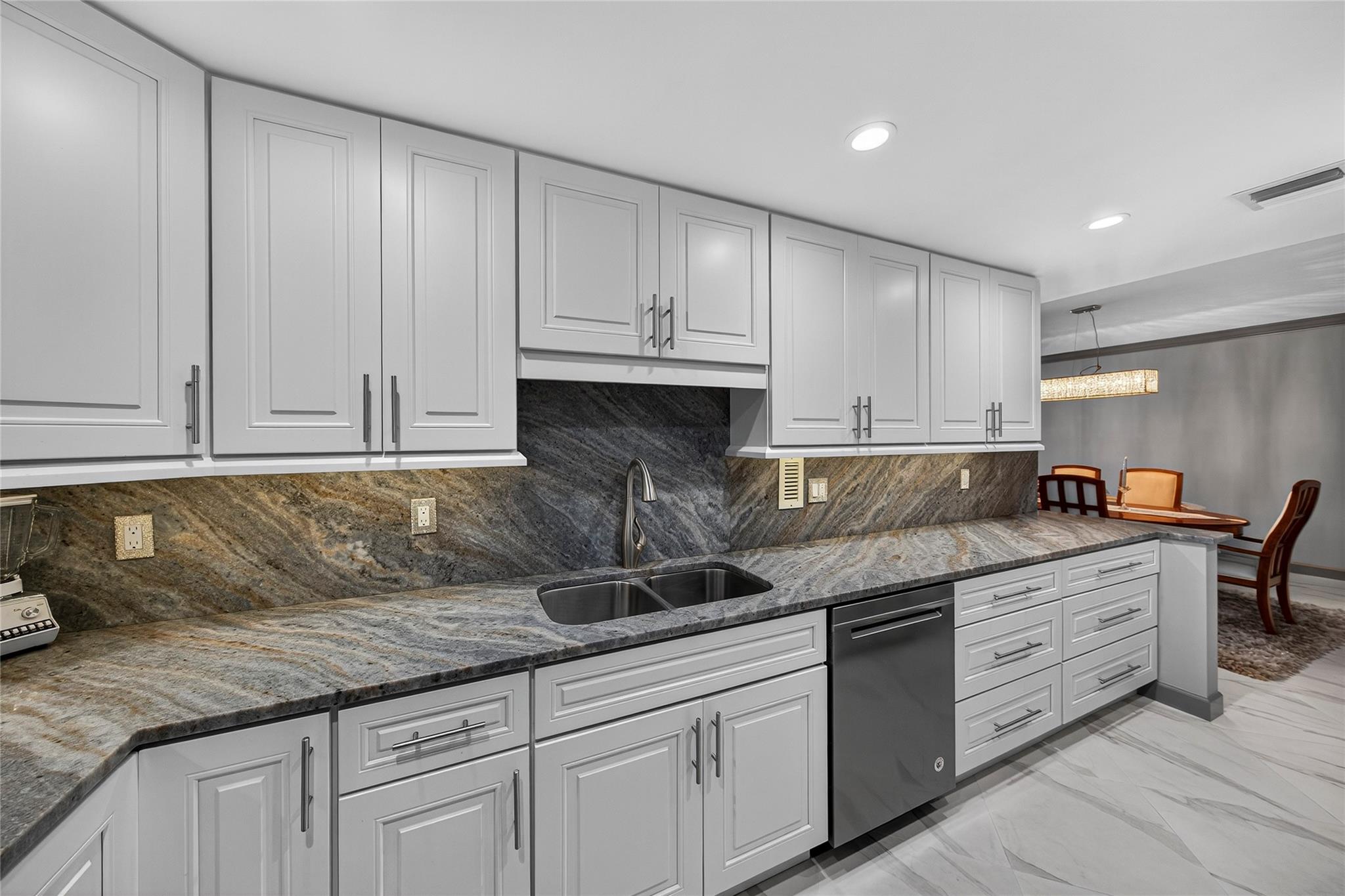 GALT TOWERS - Residential