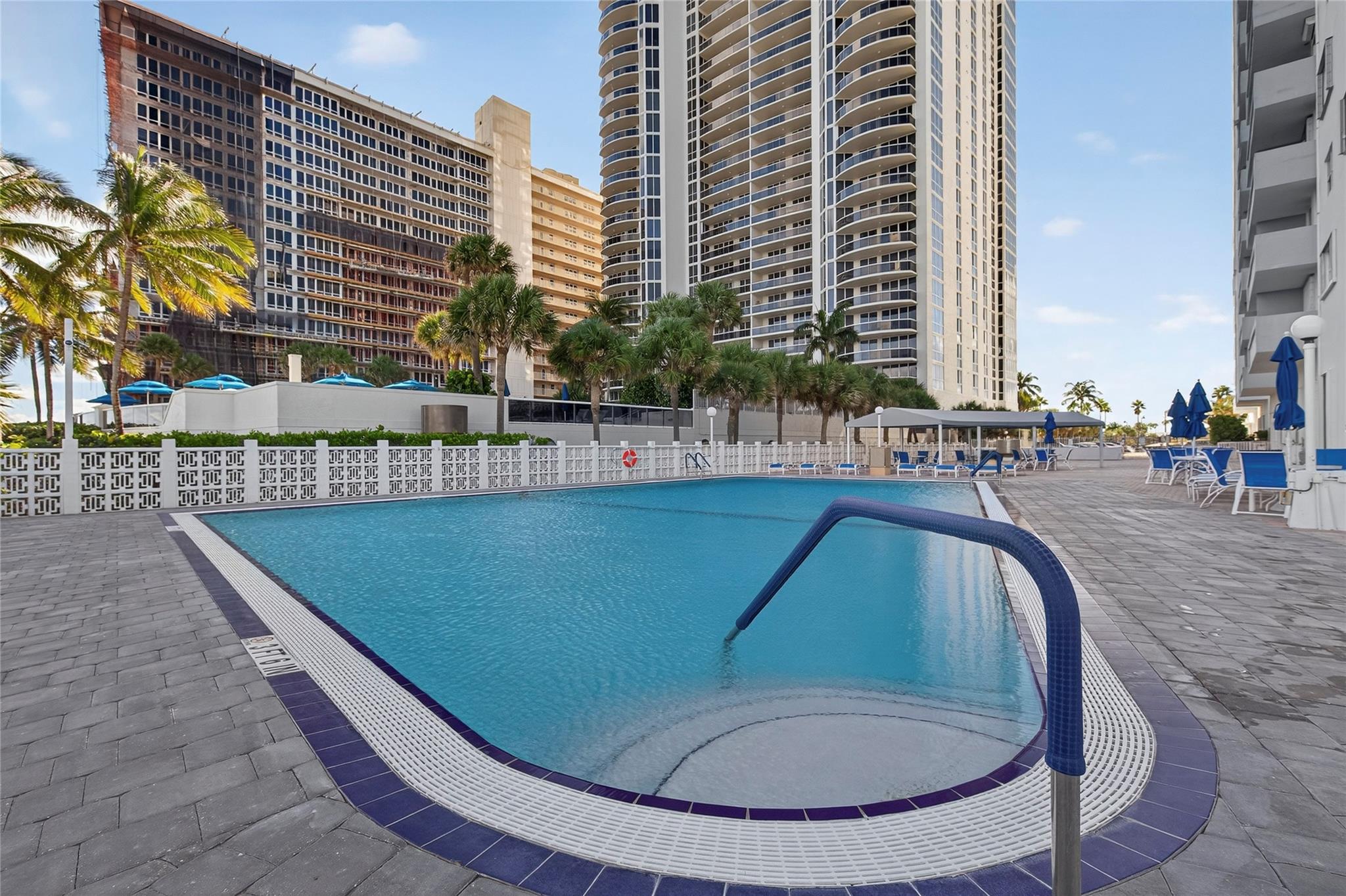 GALT TOWERS - Residential