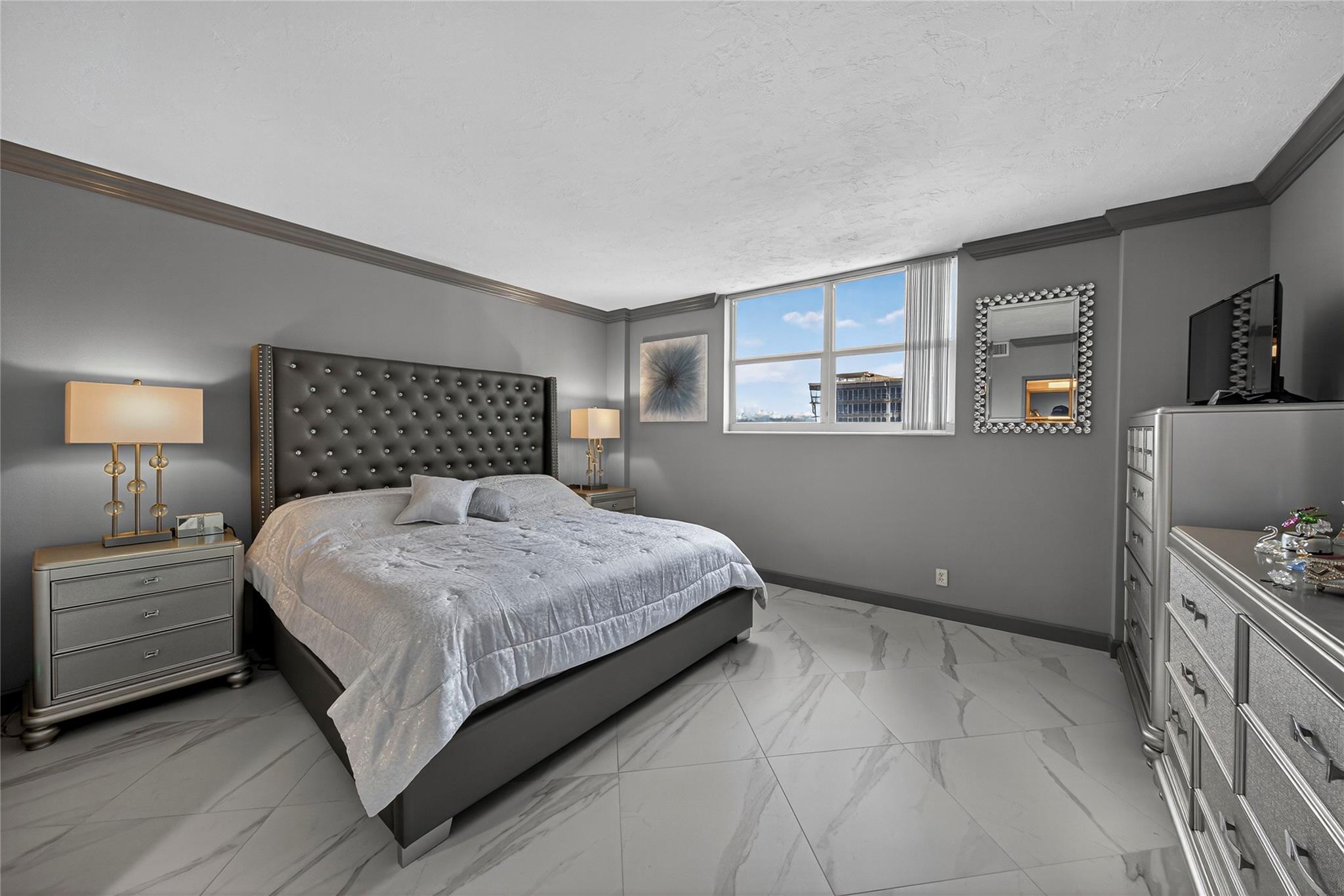 GALT TOWERS - Residential