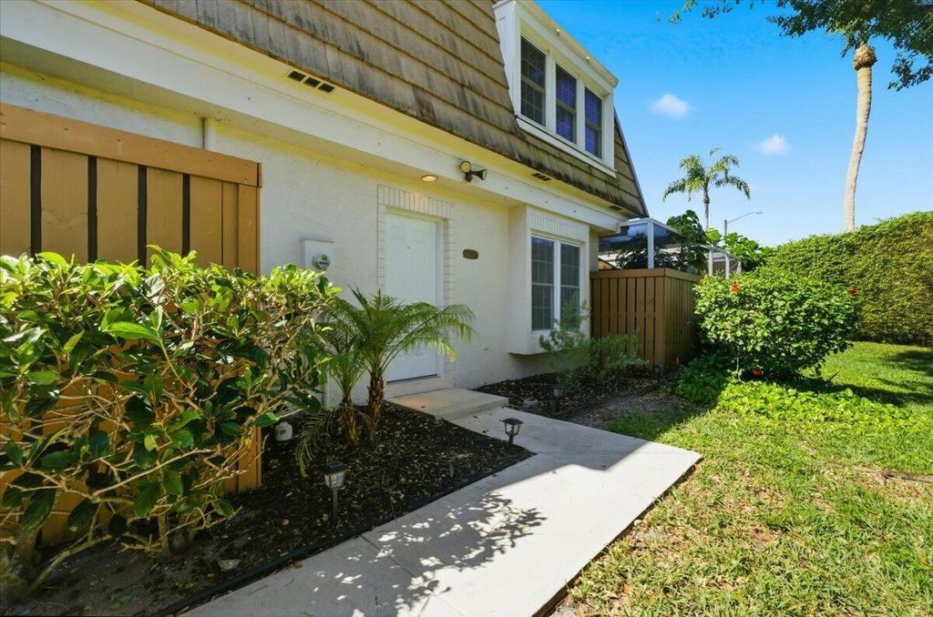 Photo of 11558 Winchester Drive, Palm Beach Gardens, FL 33410 (MLS # R11138338)