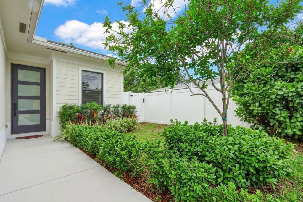 Photo of 6810 Church Street, Jupiter, FL 33458 (MLS # B26003057)