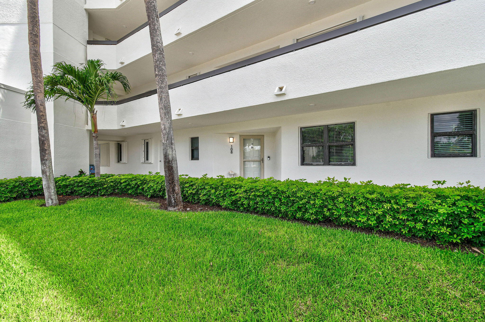 19800 Sandpointe Bay Drive 108