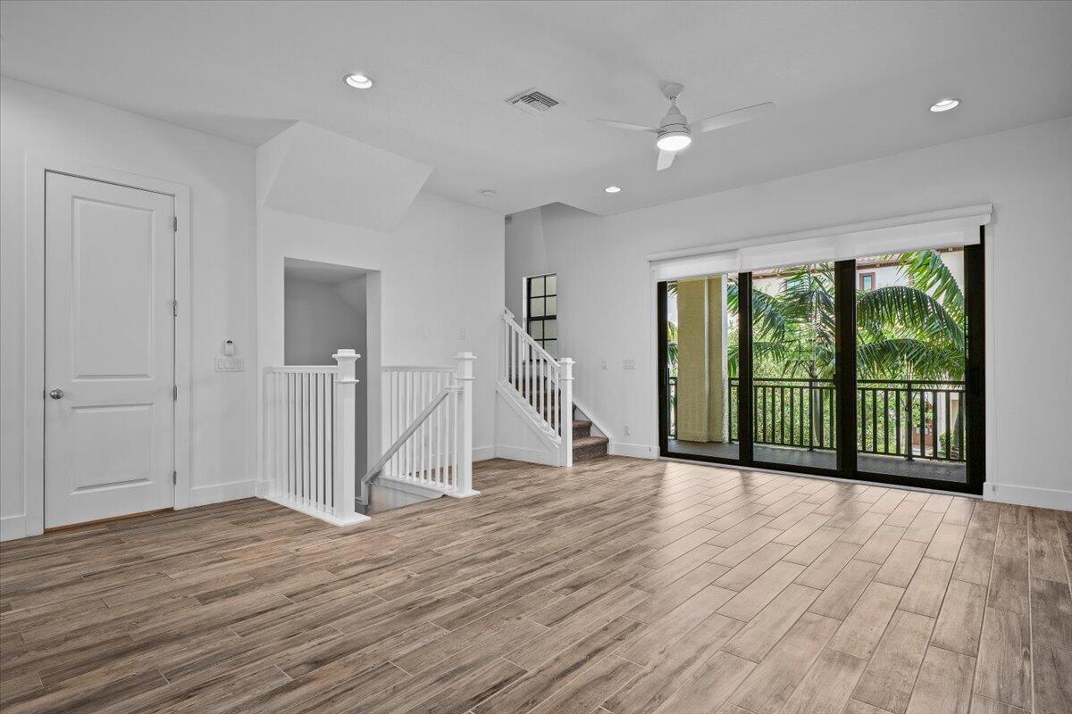 ALTON NEIGHBORHOOD - Residential