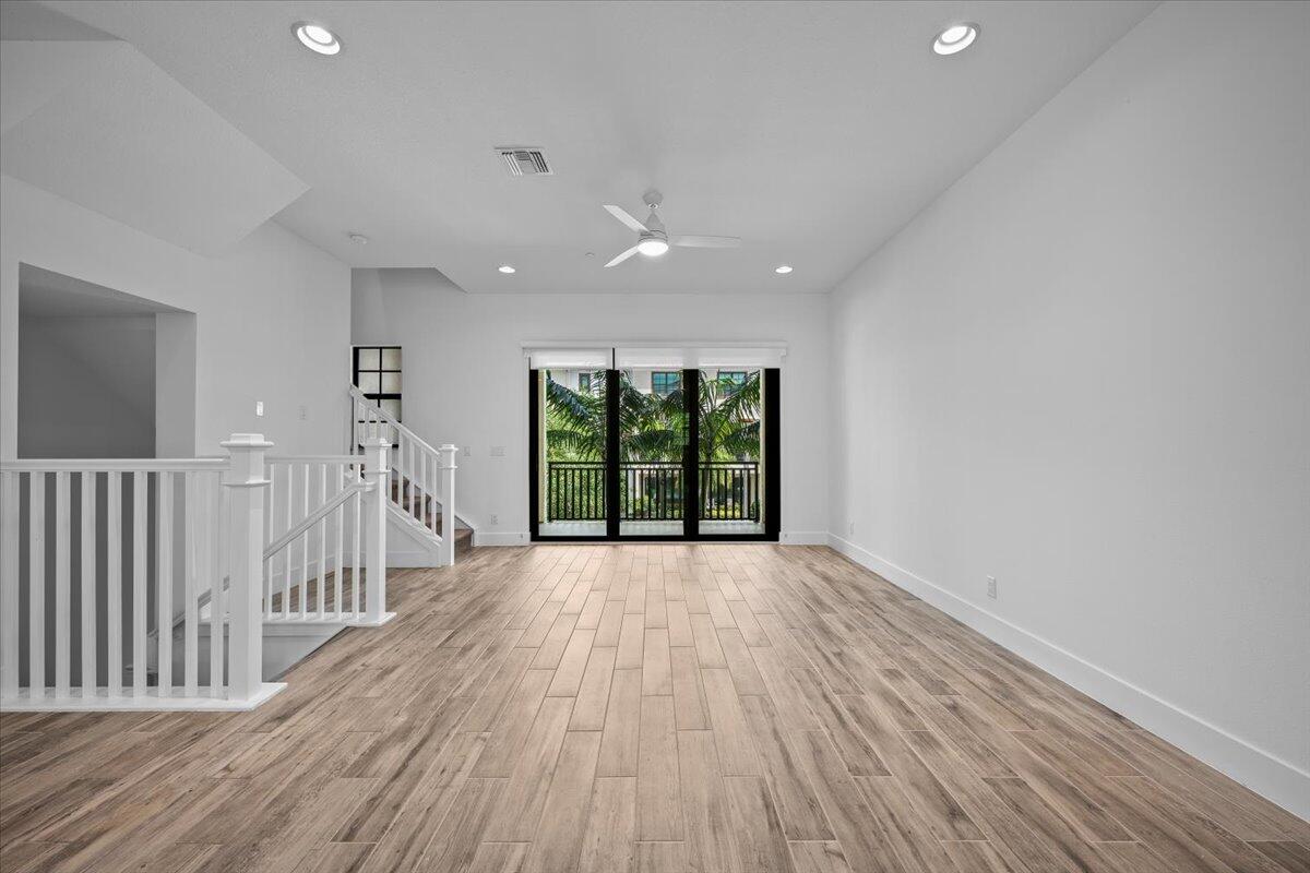 ALTON NEIGHBORHOOD - Residential