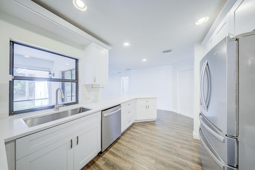 SUGAR POND MANOR OF WELLINGTON - Residential