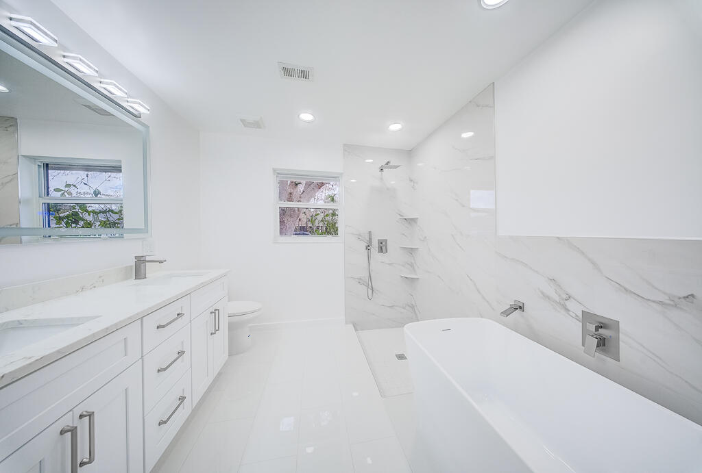 SUGAR POND MANOR OF WELLINGTON - Residential