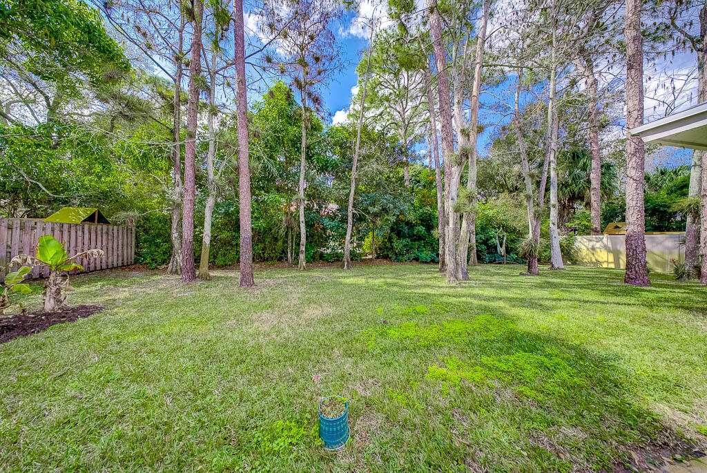 SUGAR POND MANOR OF WELLINGTON - Residential