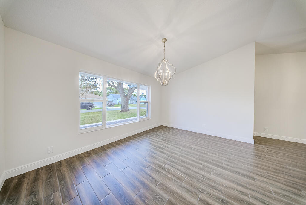 SUGAR POND MANOR OF WELLINGTON - Residential