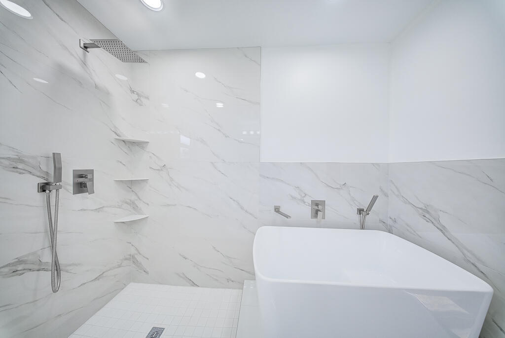 SUGAR POND MANOR OF WELLINGTON - Residential