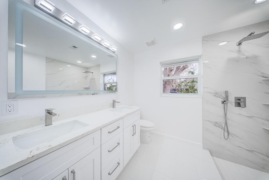 SUGAR POND MANOR OF WELLINGTON - Residential