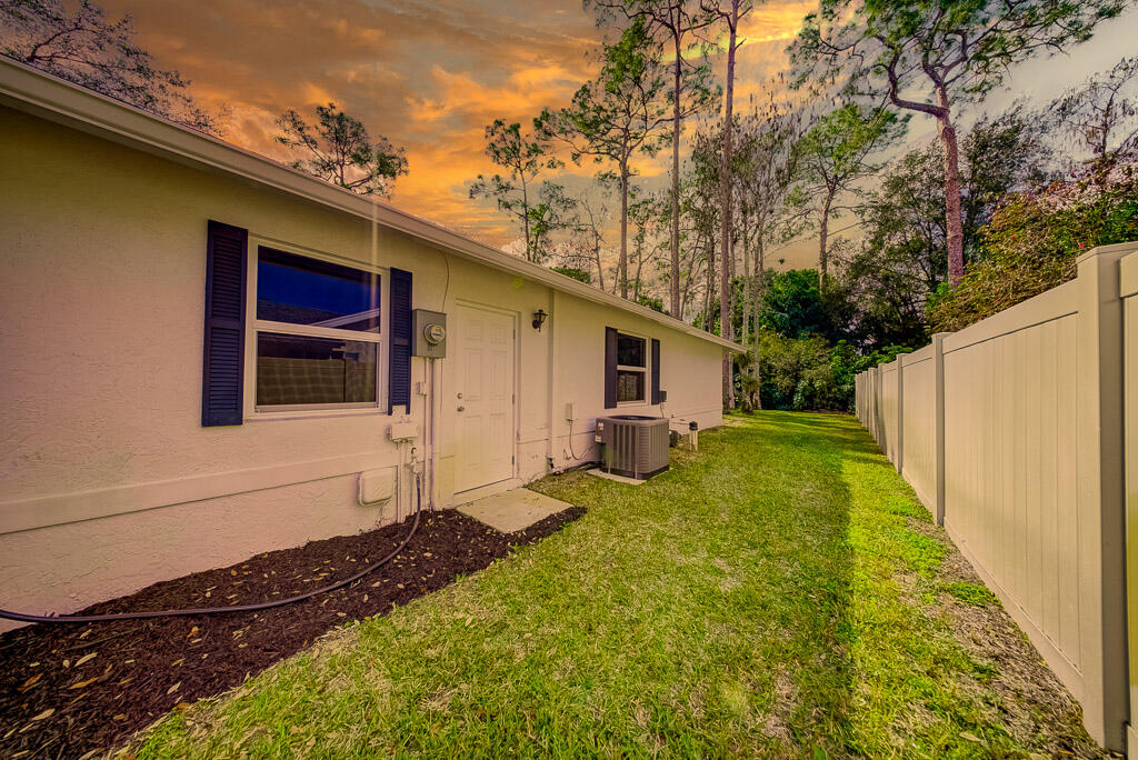 SUGAR POND MANOR OF WELLINGTON - Residential