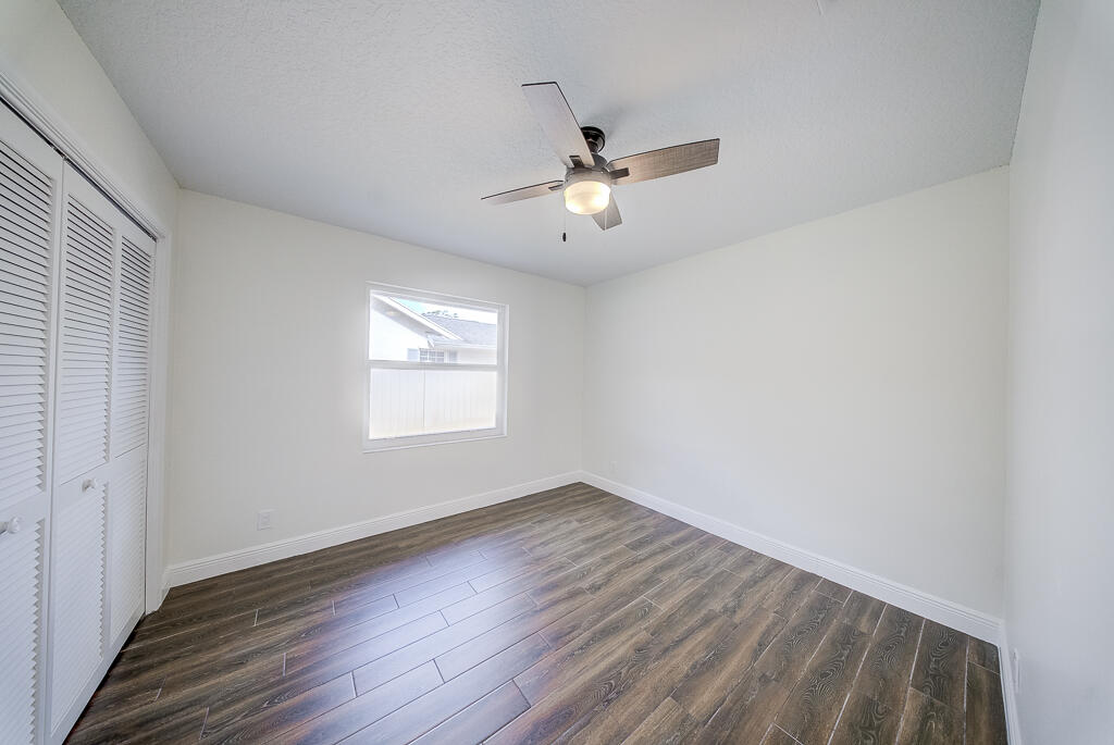 SUGAR POND MANOR OF WELLINGTON - Residential