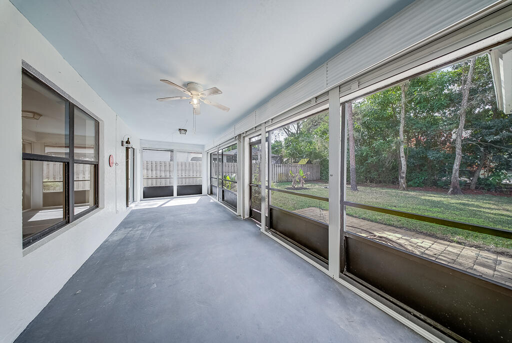 SUGAR POND MANOR OF WELLINGTON - Residential