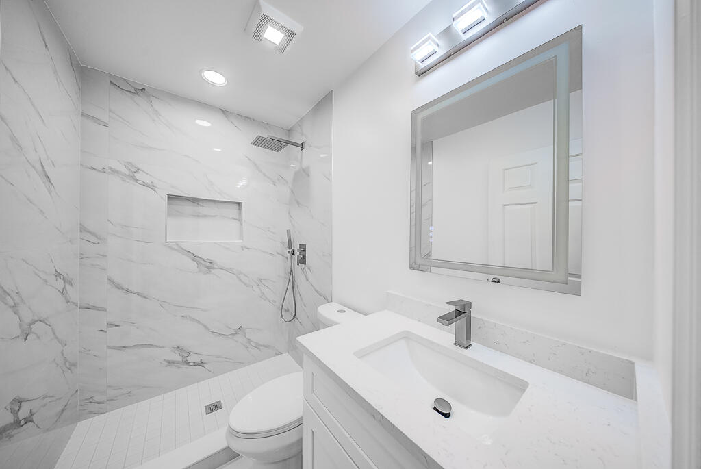 SUGAR POND MANOR OF WELLINGTON - Residential