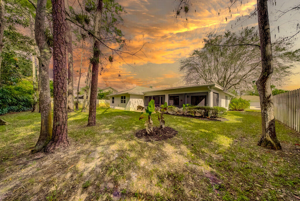 SUGAR POND MANOR OF WELLINGTON - Residential