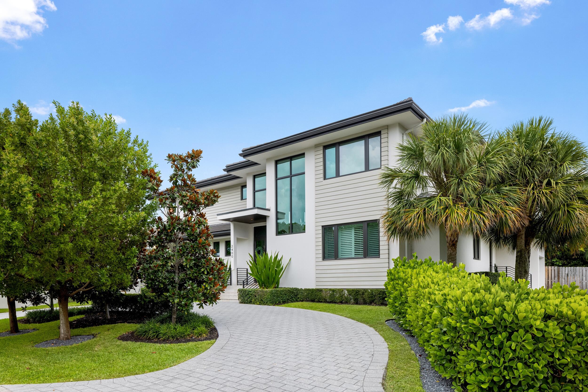 2400 NE 27th Avenue