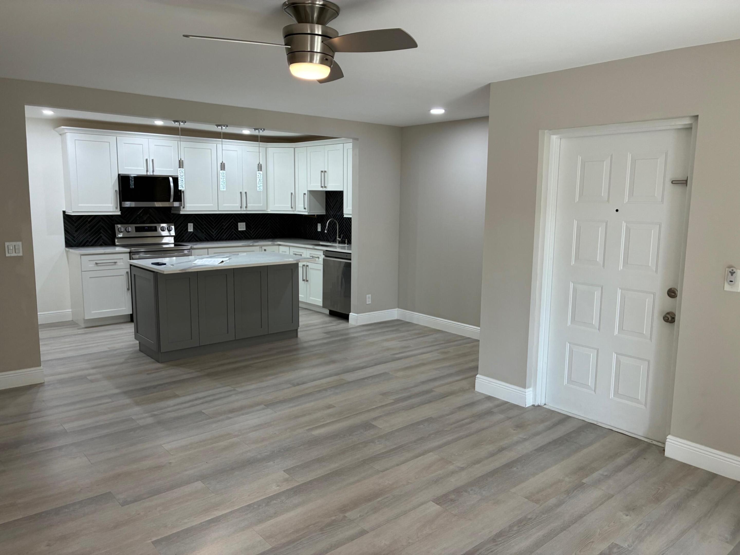 1965 SW SILVER PINE Way 118-A2