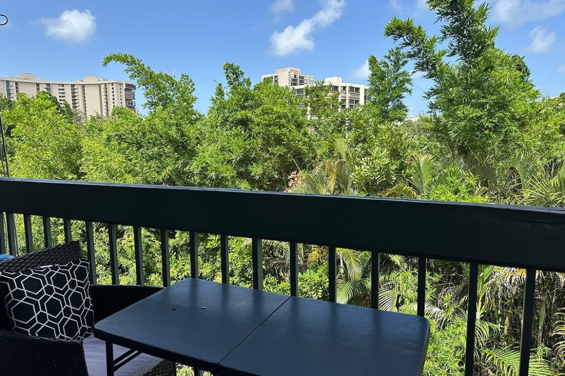 Presidential Golfview - Residential Lease