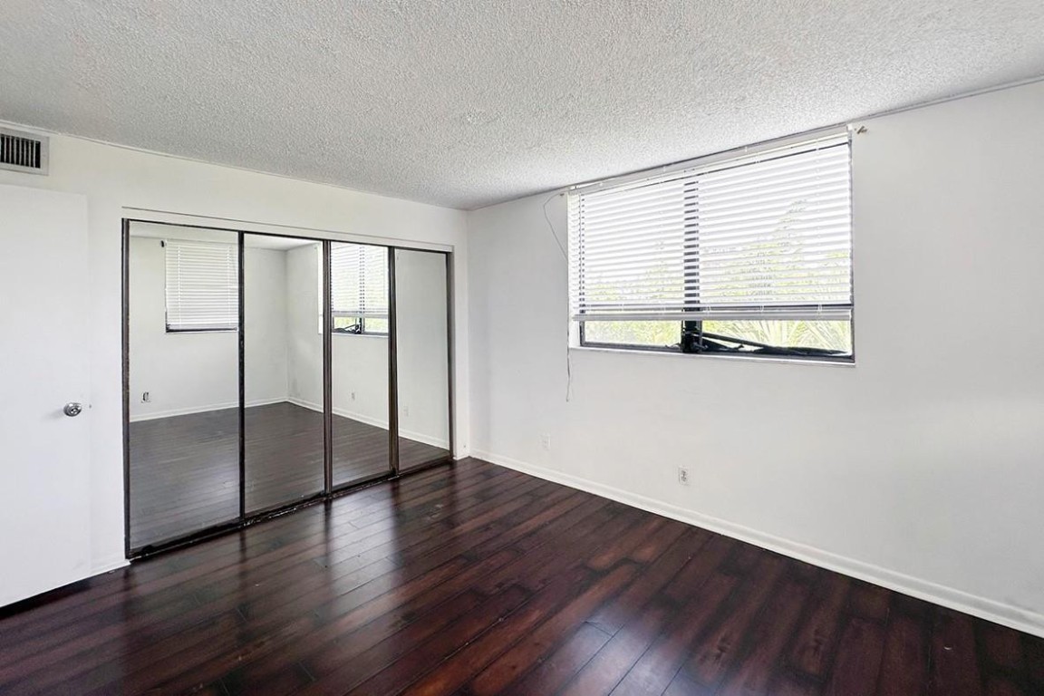 Presidential Golfview - Residential Lease