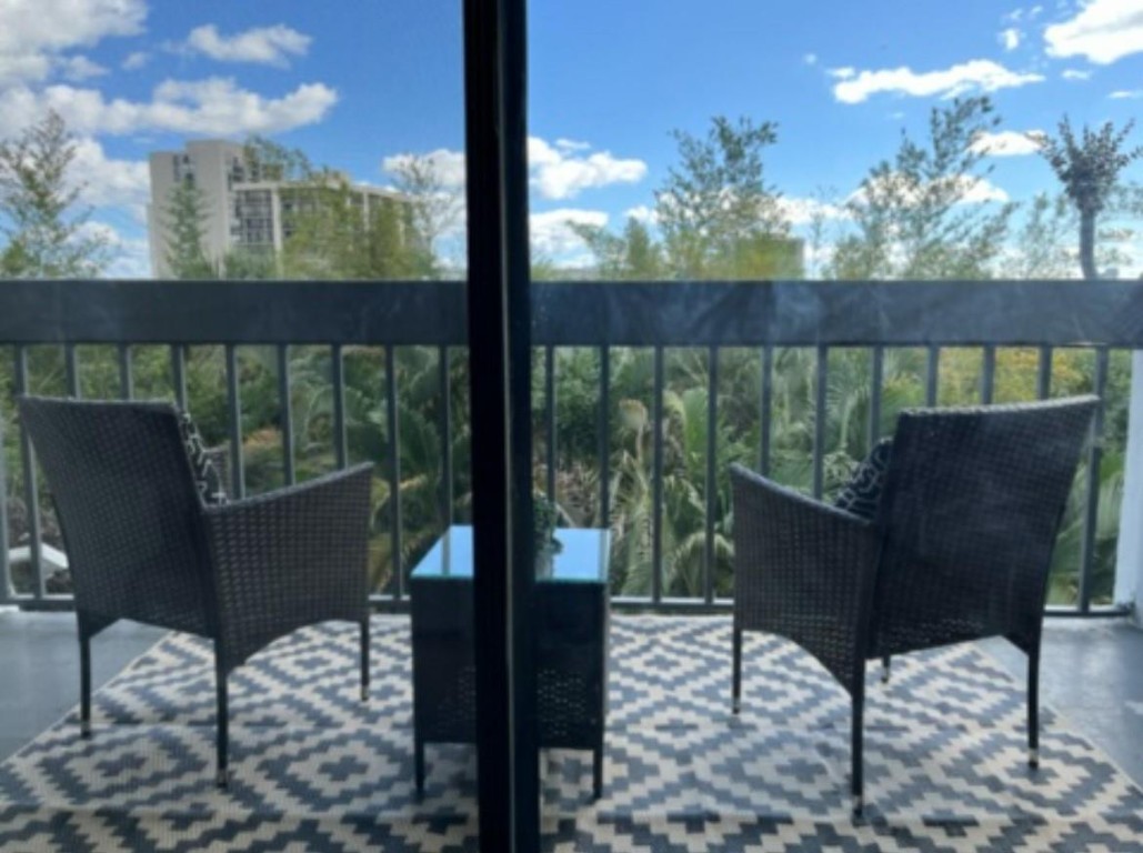 Presidential Golfview - Residential Lease