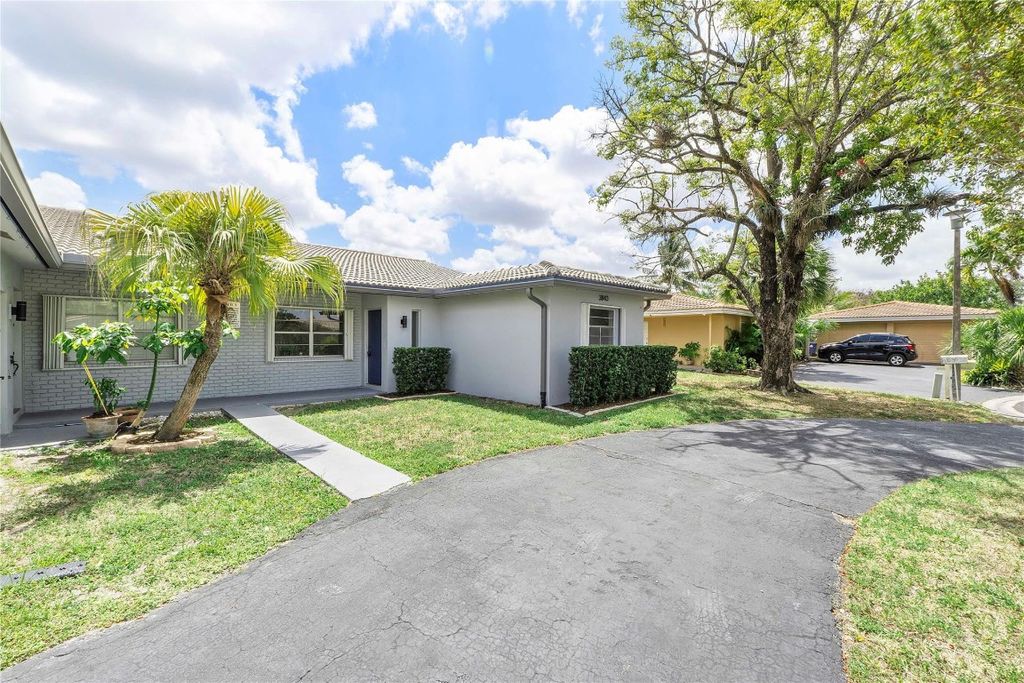 Photo of 3843 NW 81st Terrace, Coral Springs, FL 33065 (MLS # F10500139)