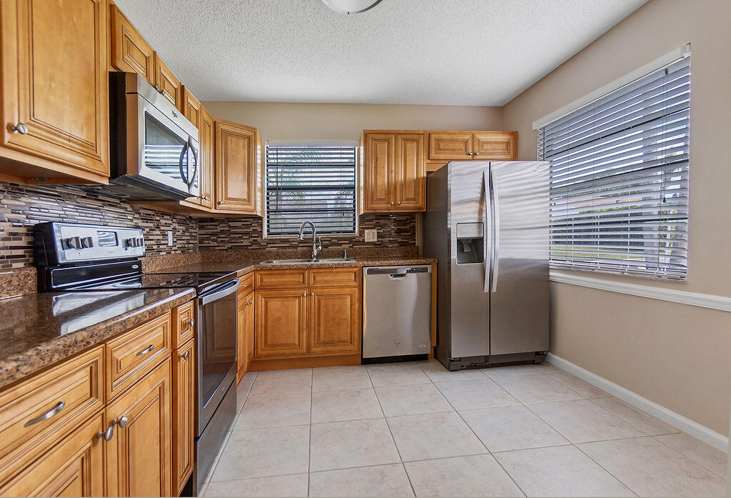 JUPITER VILLAGE PH V - Residential