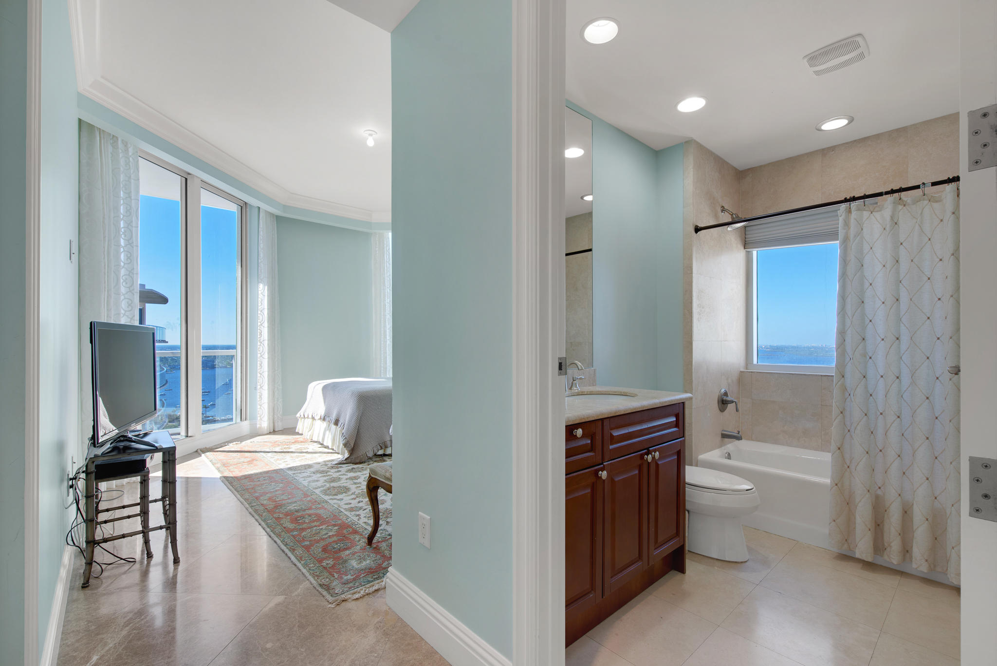 RITZ CARLTON RESIDENCE - Residential