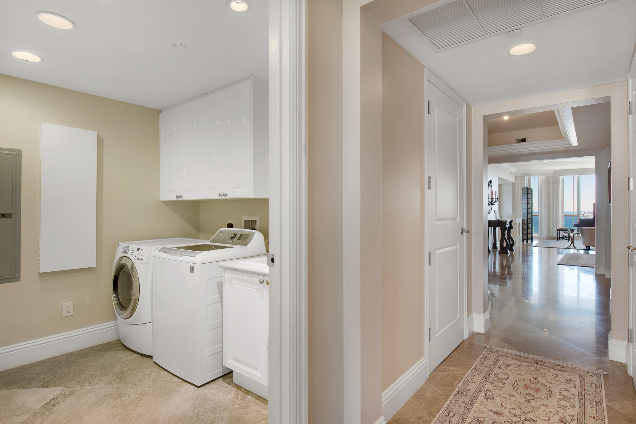 RITZ CARLTON RESIDENCE - Residential