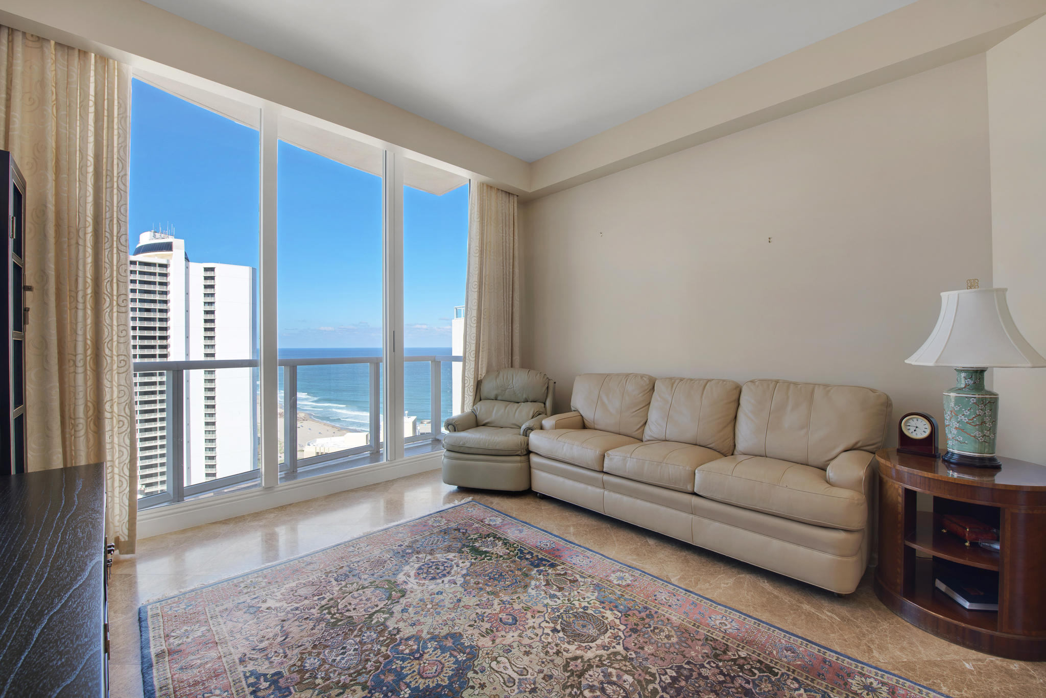 RITZ CARLTON RESIDENCE - Residential