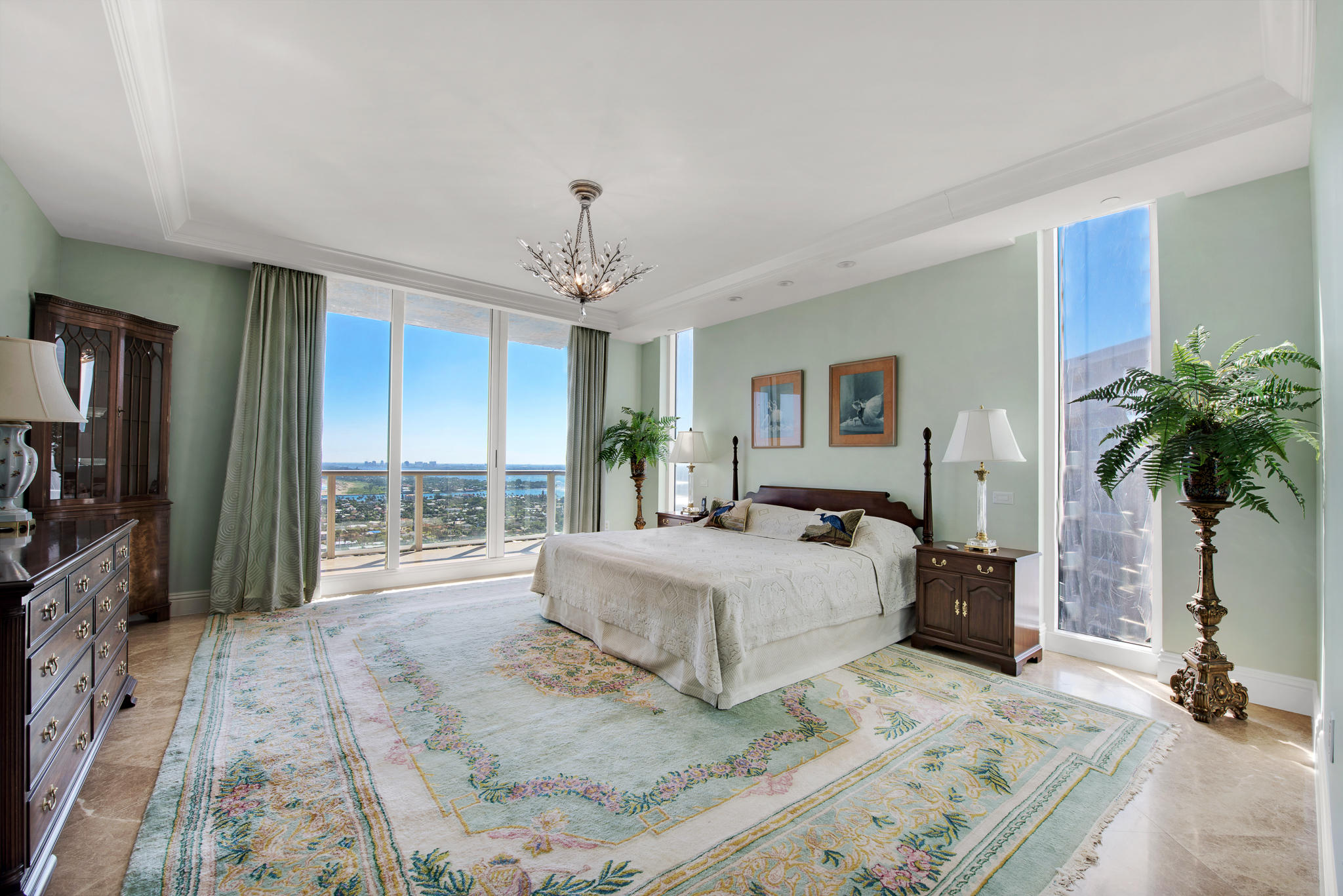 RITZ CARLTON RESIDENCE - Residential