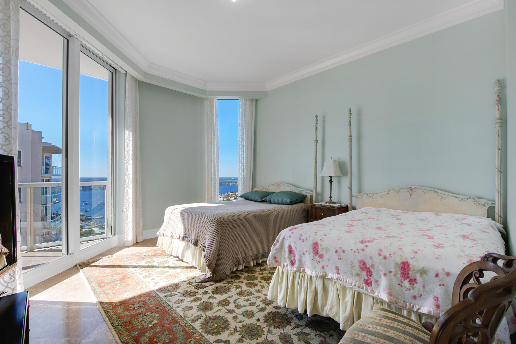 RITZ CARLTON RESIDENCE - Residential