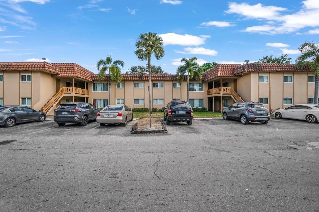 LAKESIDE CONDO AT LAUDERD - Residential Lease