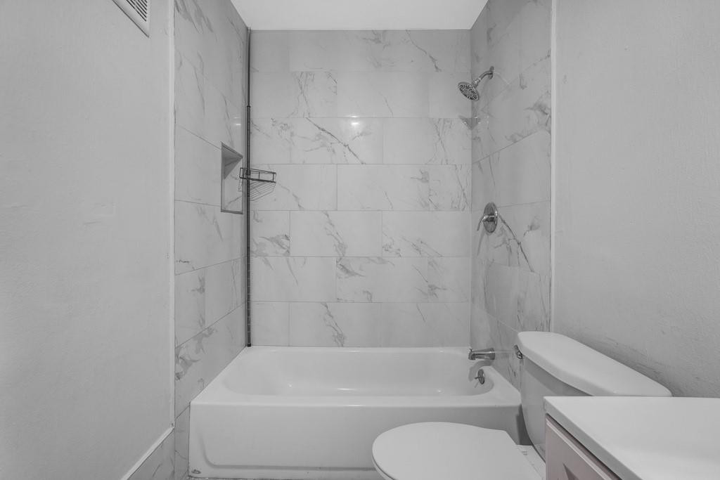 LAKESIDE CONDO AT LAUDERD - Residential Lease