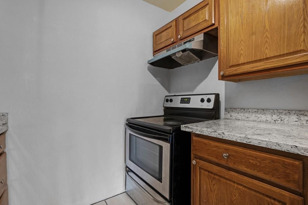 LAKESIDE CONDO AT LAUDERD - Residential Lease