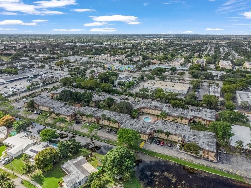 LAKESIDE CONDO AT LAUDERD - Residential Lease