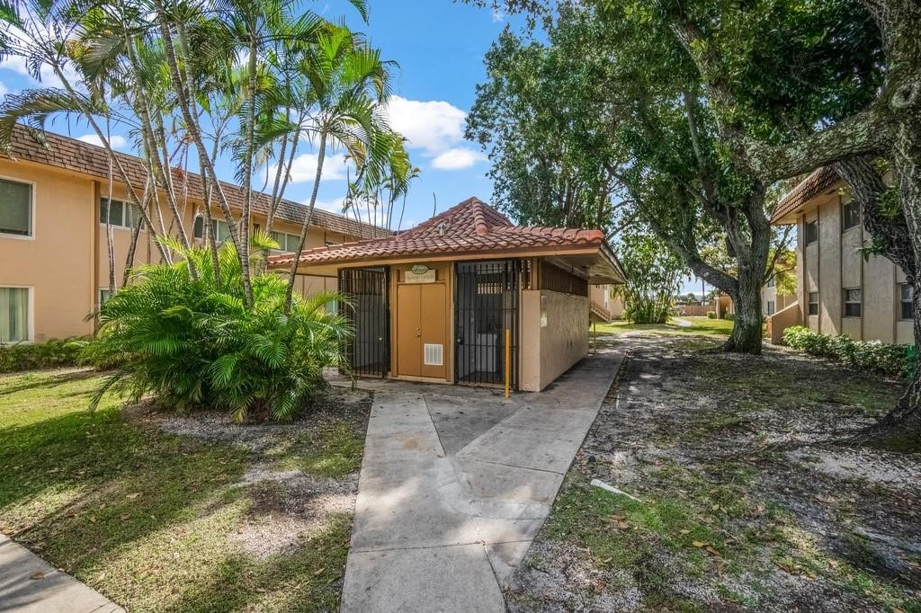 LAKESIDE CONDO AT LAUDERD - Residential Lease