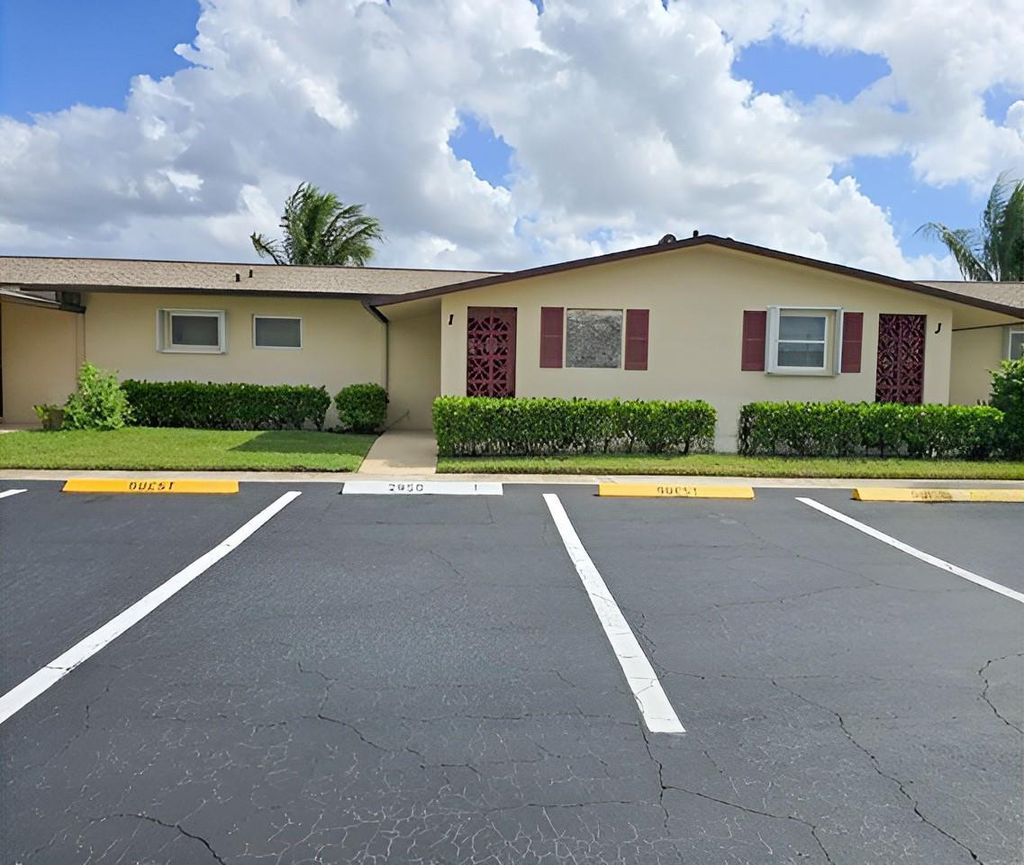 Photo of 2950 E Crosley Drive #I, West Palm Beach, FL 33415 (MLS # F10533456)